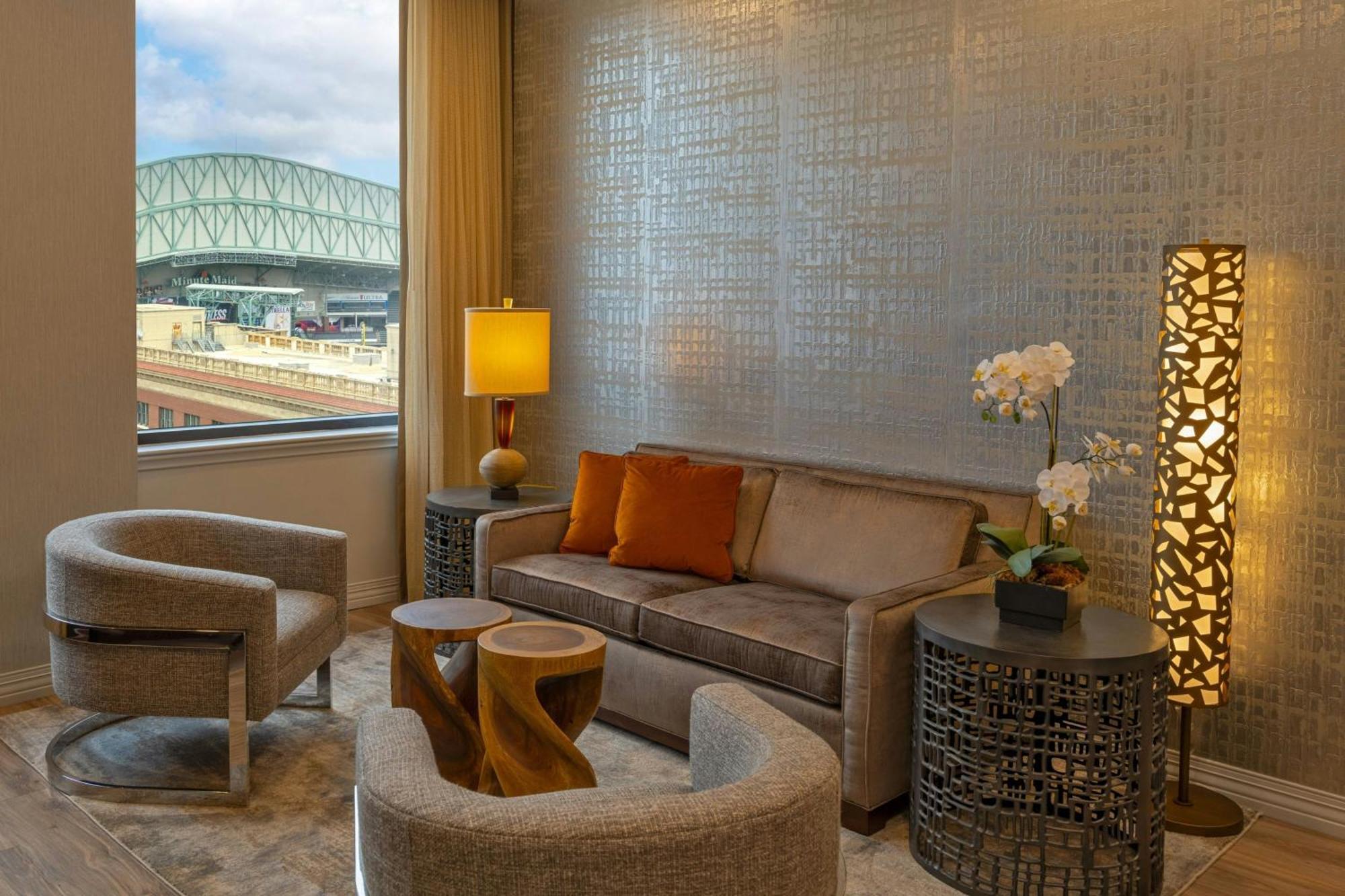 The Westin Houston Downtown Hotel Exterior photo
